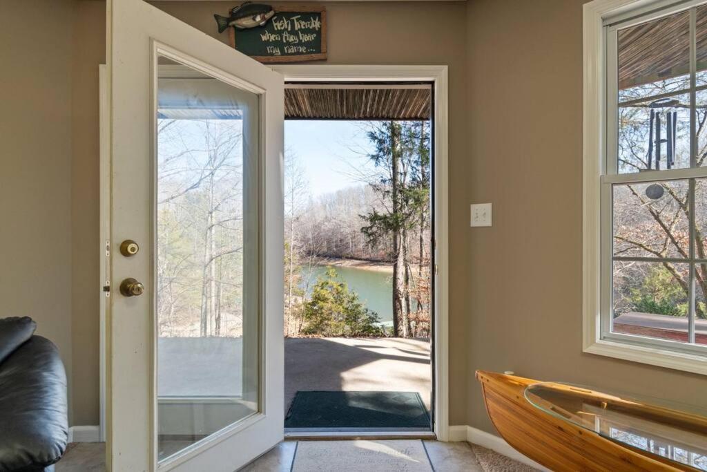 Lakeside Haven Dock/Slip Fire Pit Game Room Kayaks Winchester Esterno foto